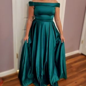IEENA FOR MAC DUGGAL Off The Shoulder Emerald Green Mikado Dress size 16